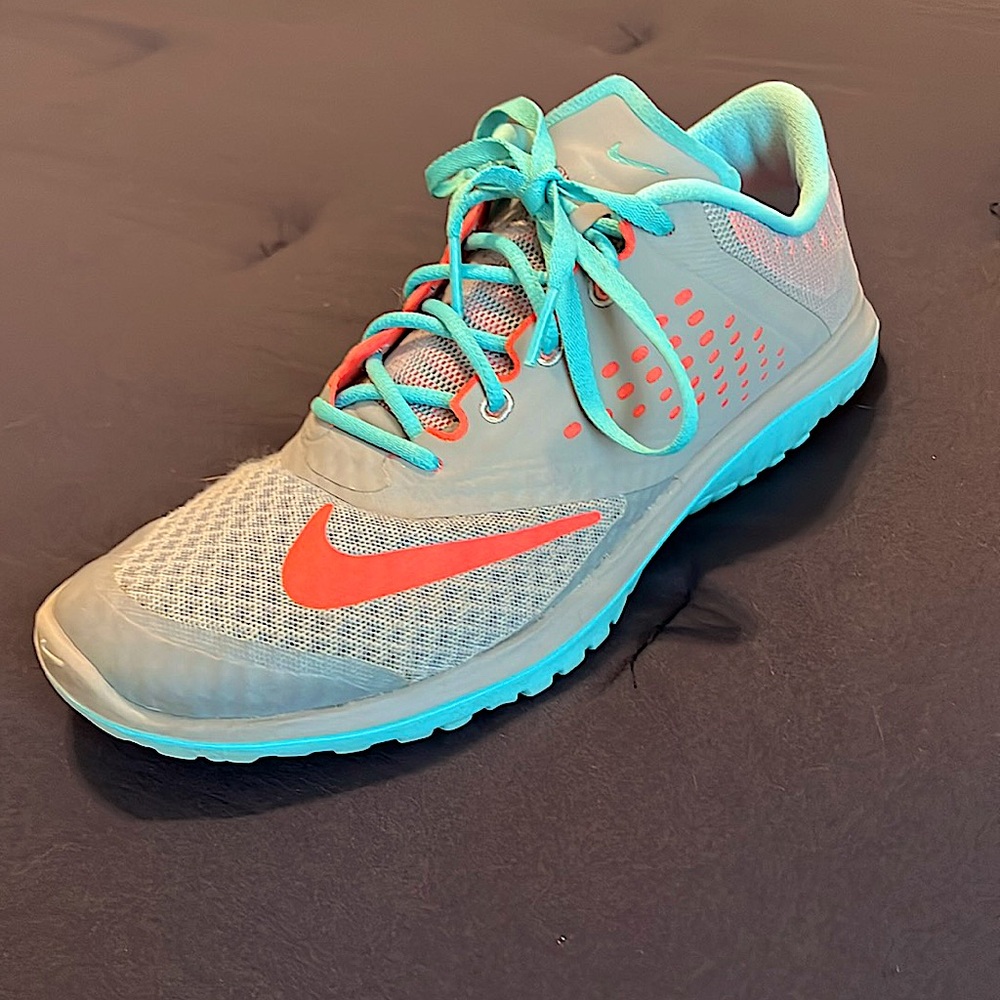 Women’s Nike FS Lite Run 2 Fitsole, Sz 9 - Grey, Bright Blue, & Fluorescent Pink